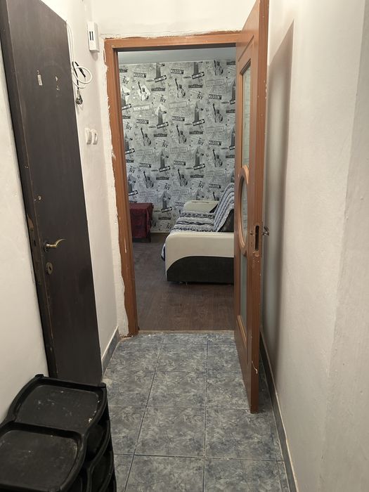 Vand aparatament cu2 camere etajul2 apartament14 scar4 semi dec blocK