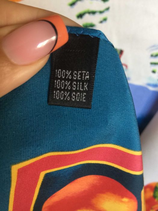 Копринен шал със зимни мотиви