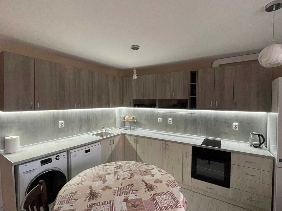 Продава се Двустаен апартамент в Варна, Левски - 65 кв.м за 6 €/кв.м - Снимка #2