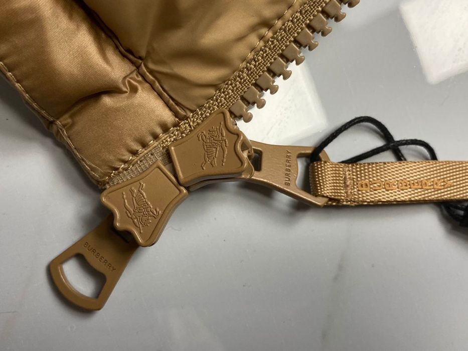 Geaca Burberry , calitate premium , pe comanda , noua , M