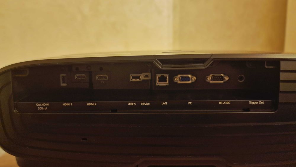 Проектор EPSON EH-TW9400 3LCD/3D/FullHD>4K для домашнего кинотеатра