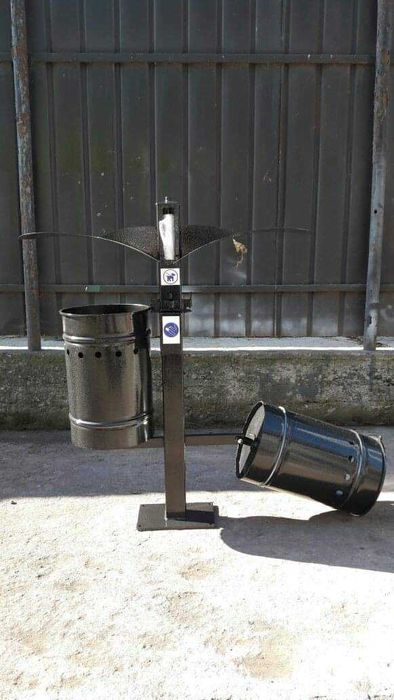 Cos de gunoi  stradal