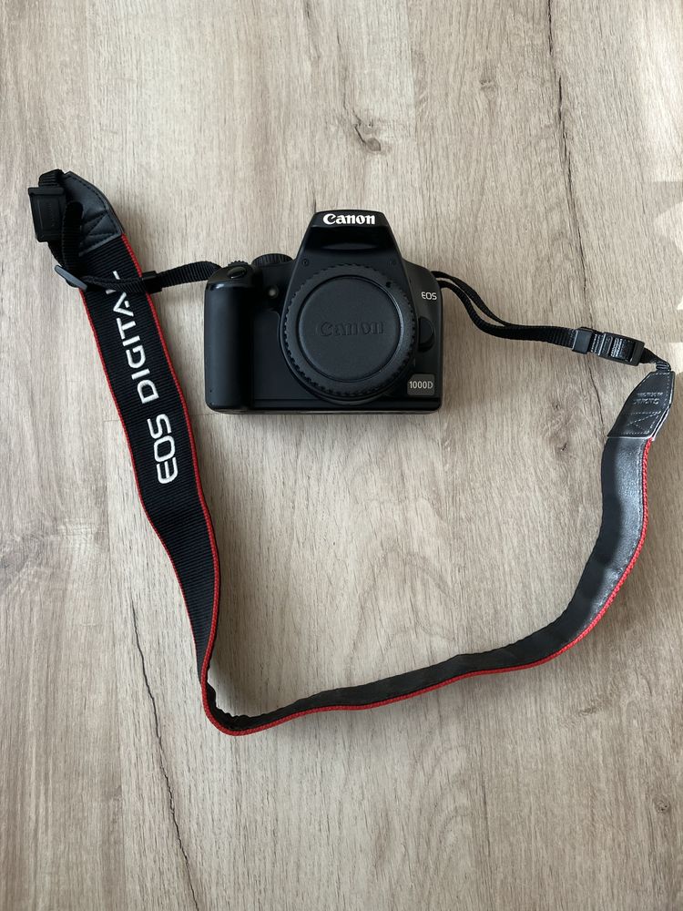 Фотоапарт Canon EOS 1000D