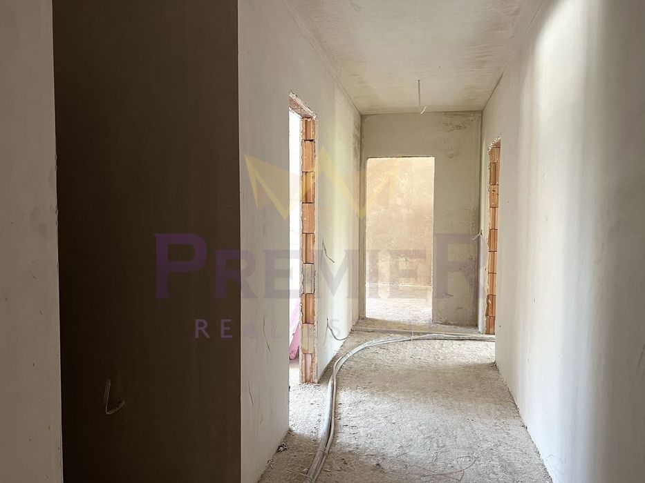 Продава се Тристаен апартамент в Варна, Централна поща - 127 кв.м за 1969 €/кв.м - Снимка #4