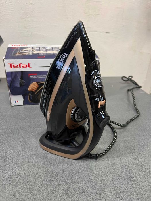 Парна ютия Tefal Puregliss FV8064 , 3000W
