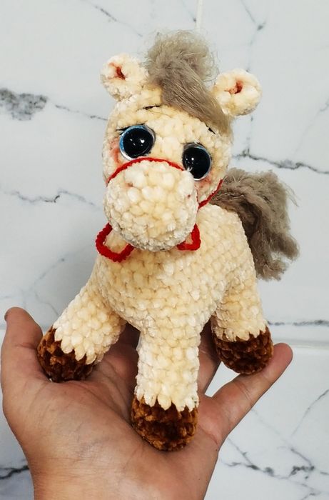 Вязаные лошадки.