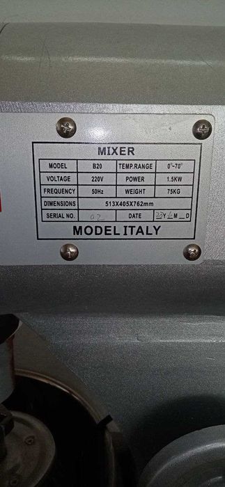 Muzlatgich, Duxofka va Mishalka surochni SOTILADI.