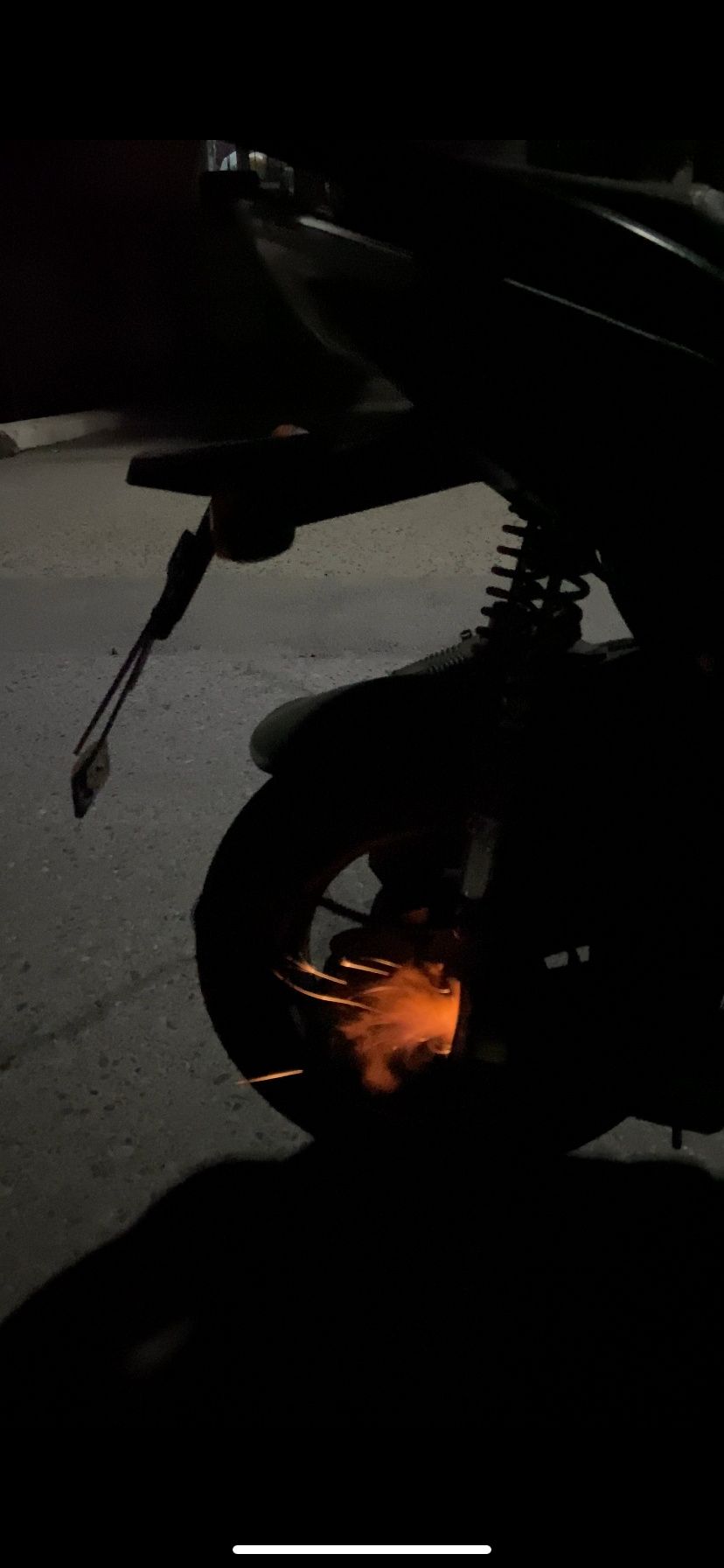 Skuter Italiya  sotiladi