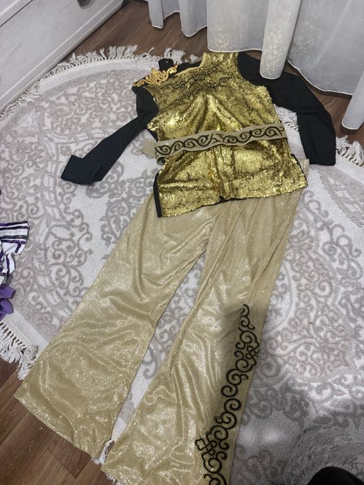 Стилизованный казахский костюм