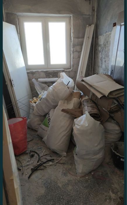 Debarasez evacuez moloz mobila deseuri constructii crengi debarasez or