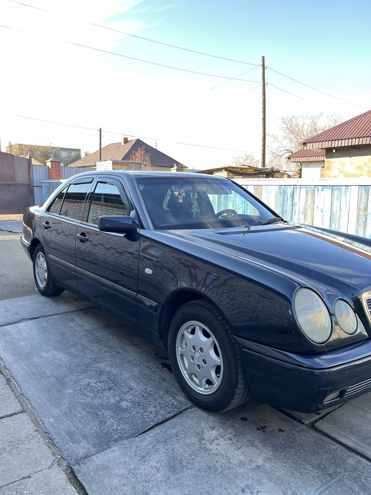 Продам мерседес w210