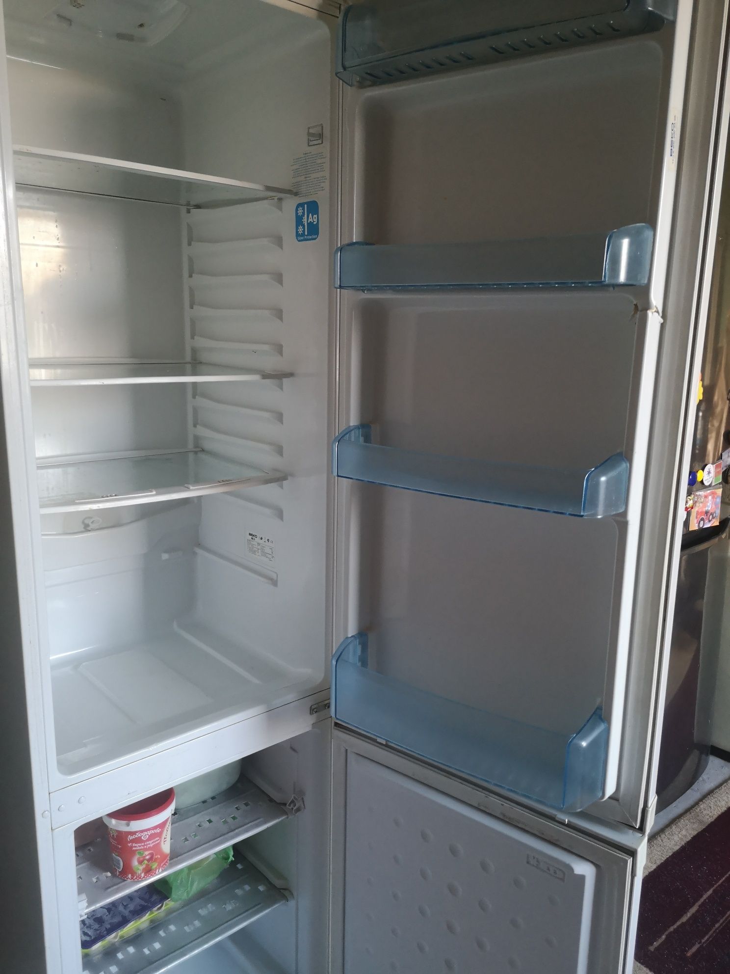 Продам корпус холодильников "Веко", "LG" 2хкамерные, б/у,по 15,0 тысяч
