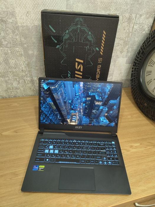 Игровой MSI Cyborg 15: i7-12650H / RTX 4050 / 16GB. Состояние нового!