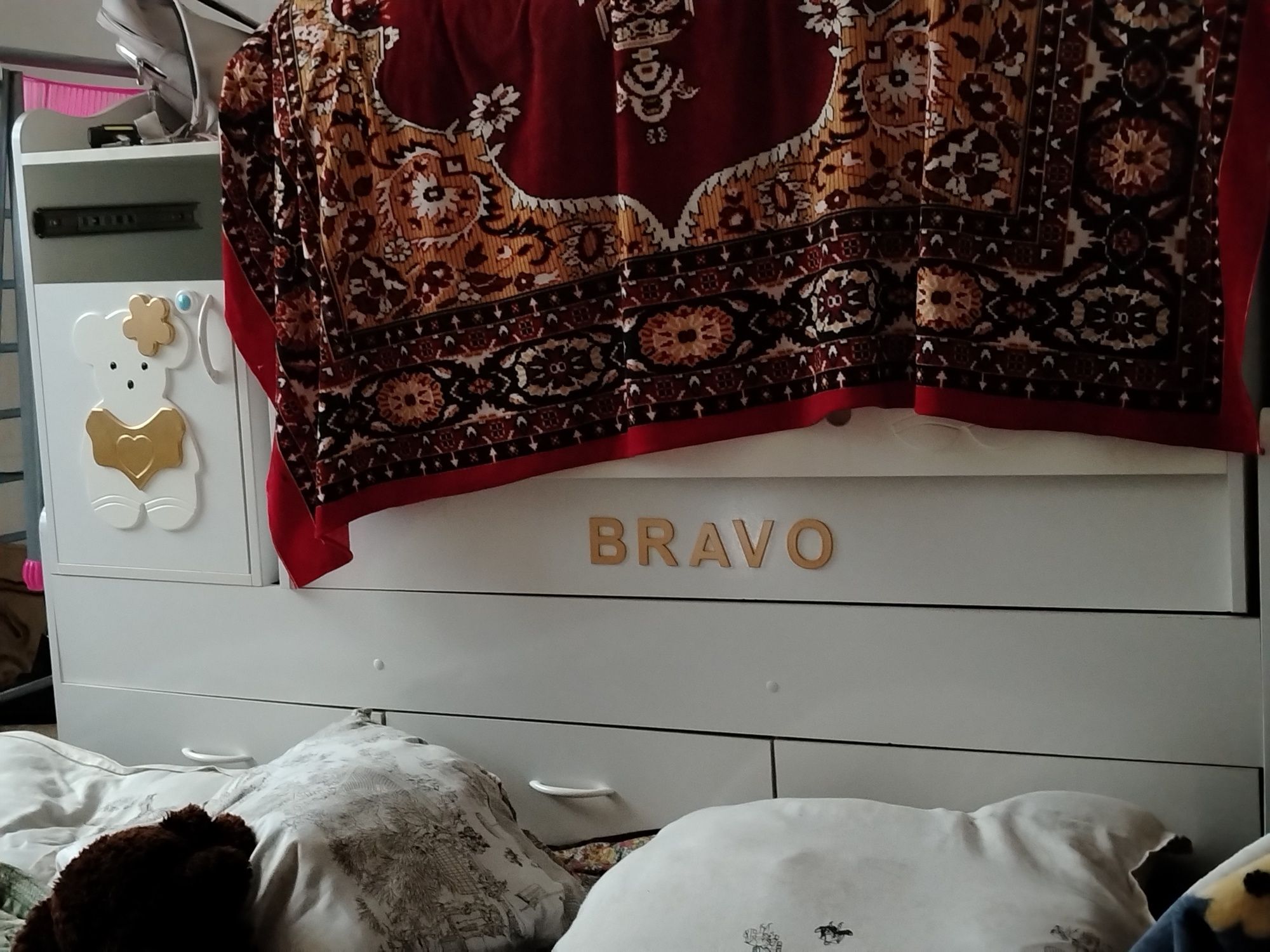 Bolalar mebili kiyim javoni va Divani
