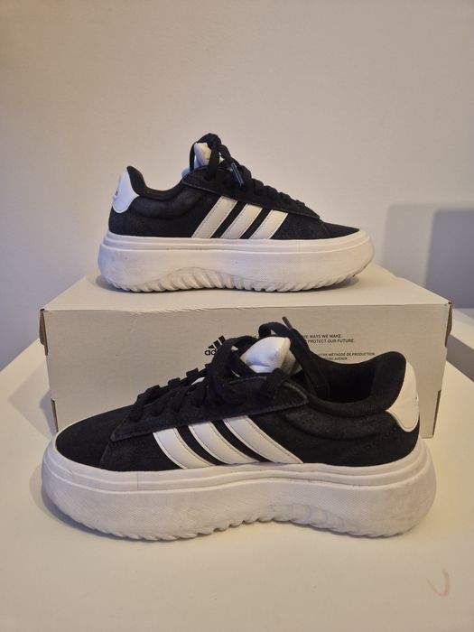 Adidasi femei Adidas