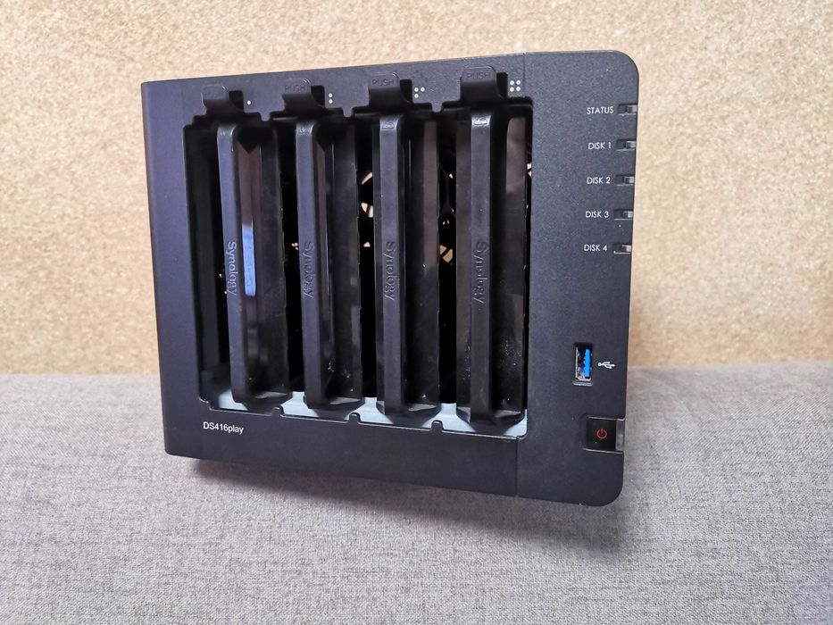 NAS мрежови сторидж Synology DS416 play, 8Gb RAM, 4 bay