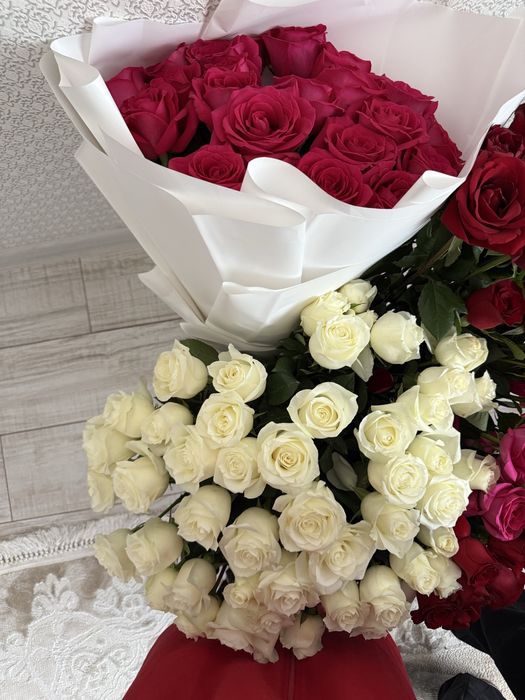 Ақ розы 51 шт,  розвый розы 21 шт
