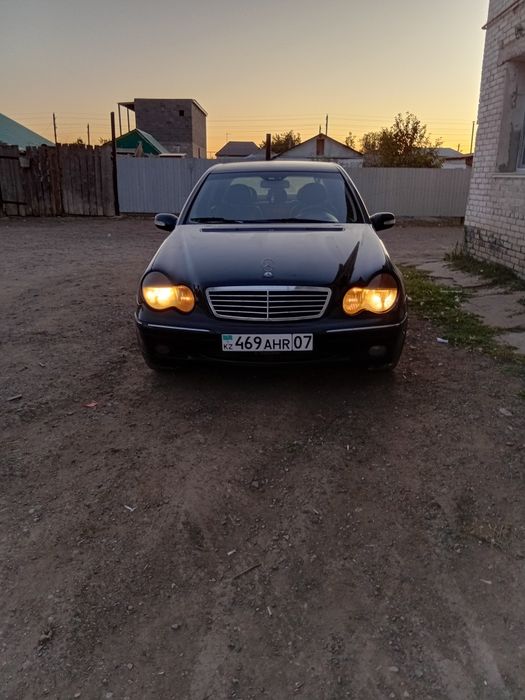 Продам машину мерс с200 203