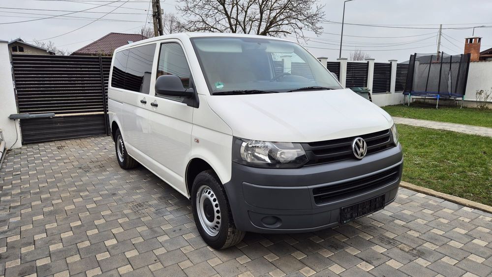 VW Transporter T5 2.0 Diesel 8+1 Locuri
