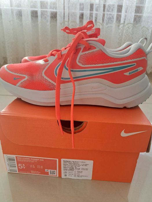 Чисто нови маратонки Nike