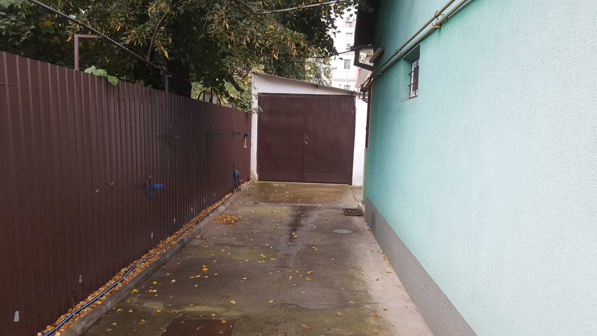 De vanzare casa,3 camere,garaj,curte,anexe,curent trifazic.