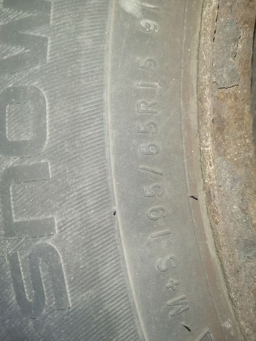 Джанти със зимни гуми и оригинални тасове Ауди а3