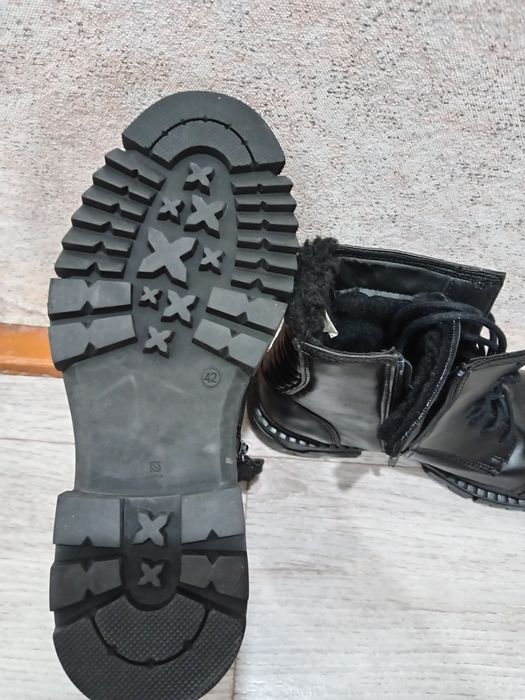 Продам новые сапоги зимние