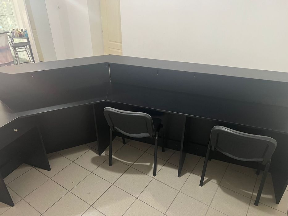 Mobilier birou si vitrine din sticla