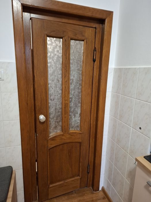 Usa batanta din lemn masiv