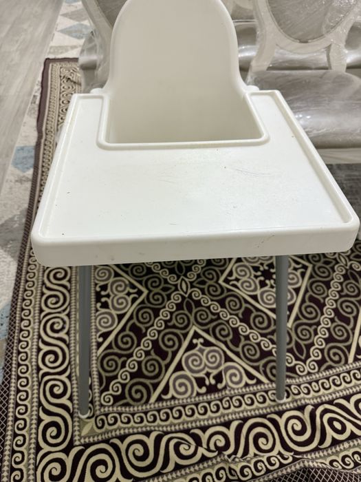 Детский стол для питание.