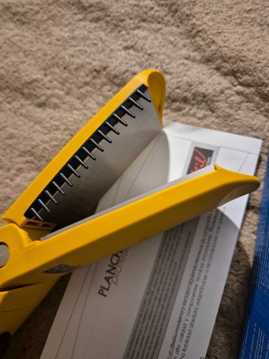 Placa de indreptat parul Eurostil profesional, noua, Spania