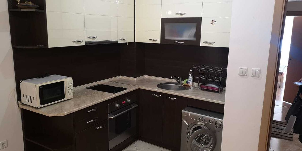 Дава се под наем Двустаен апартамент в Бургас, Лазур - 85 кв.м за 200 € - Снимка #10