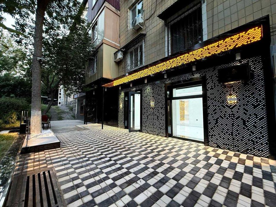 Сдается в аренду помещение на Цуме ор-р Патрики кофе 92м 3 комнаты