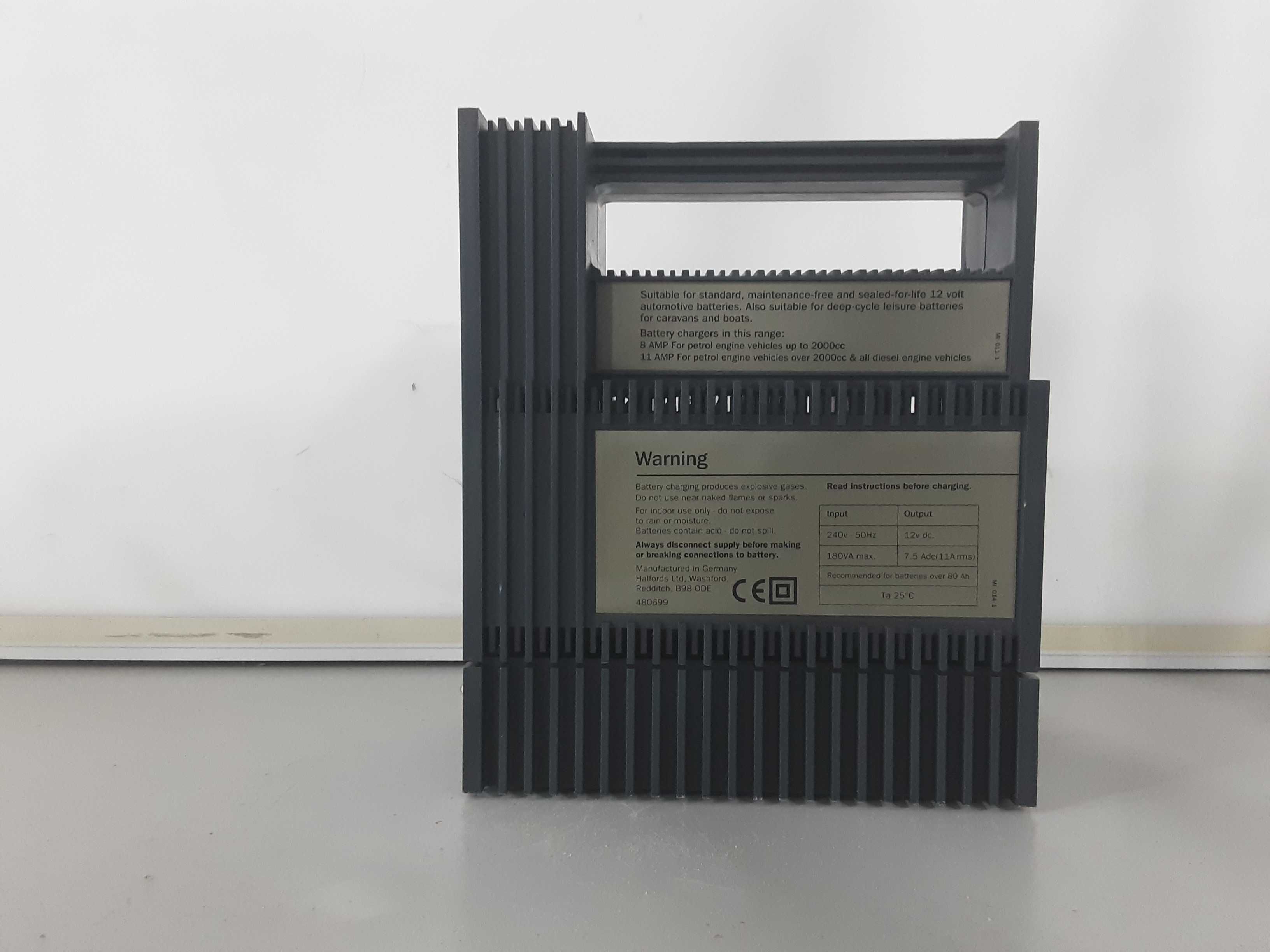 Зарядно за акумулатор - HALFORDS 12V
