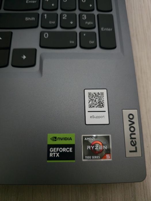 Vând laptop Lenovo LOQ 15.6” cu specificații excelente pentru gaming