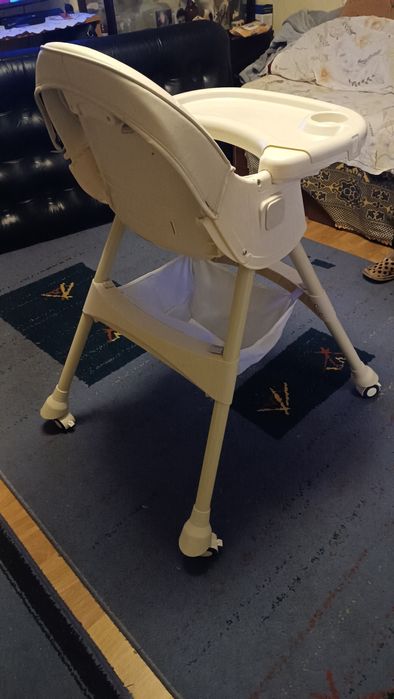 Scaun bebe cu masa