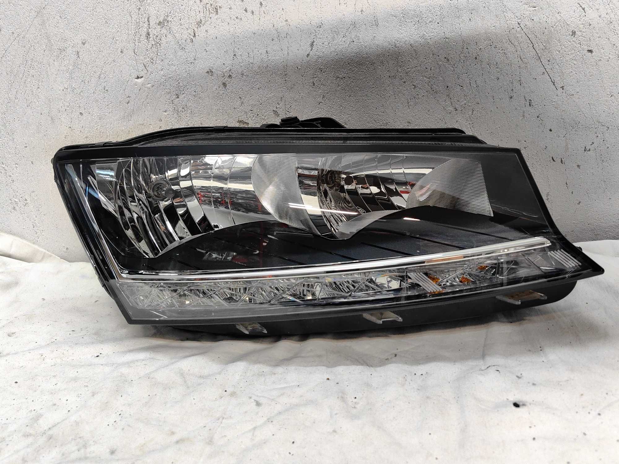 Оригинален фар Шкода Фабия  Skoda Fabia Led