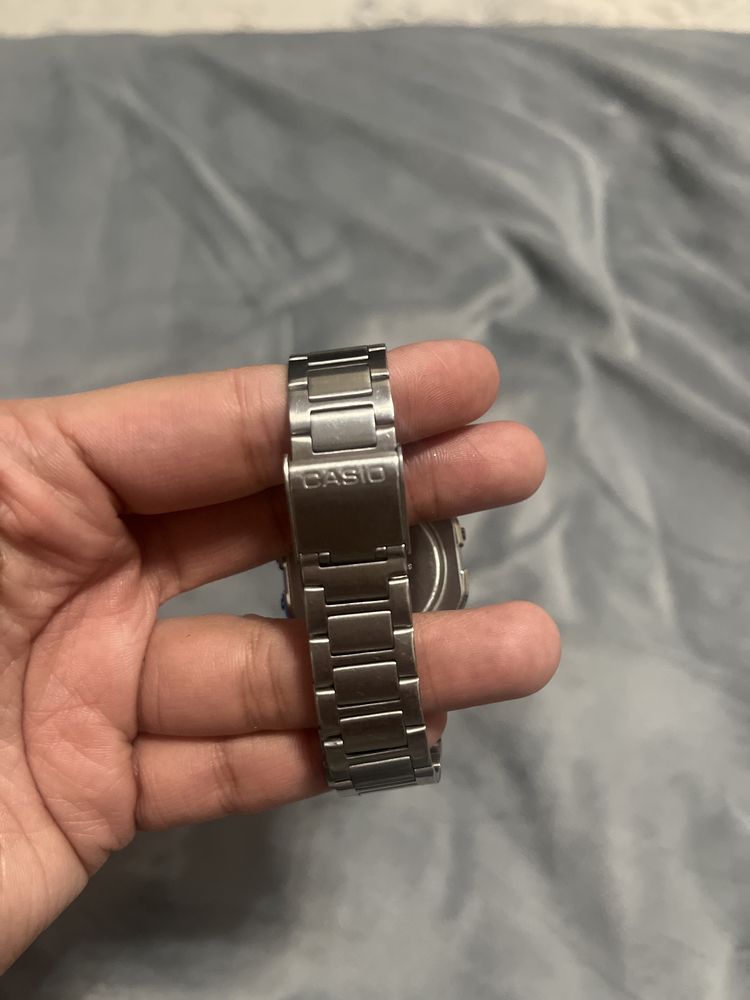 Часы Casio, продам за 10к. Оригинал, рабочие.  Все работает.