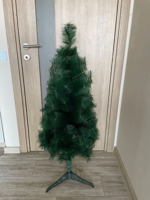 Красива Коледна елха + Подарък