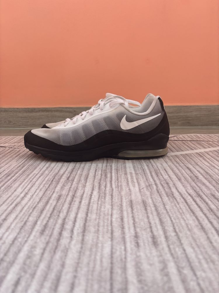 Nike Air Max Invigor