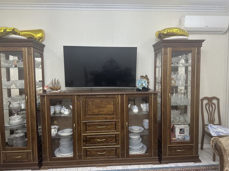 Горка для гостинной комнаты