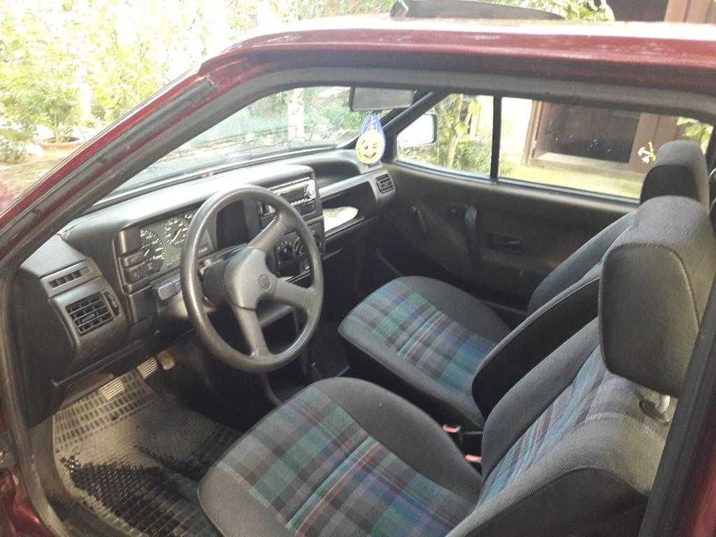 Продавам VW Polo 1993