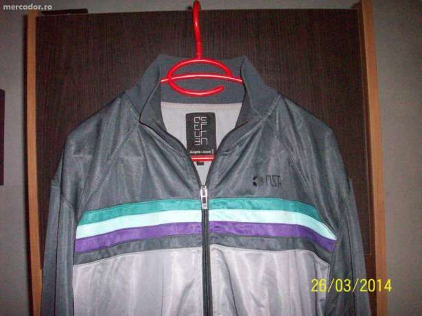Vand bluza sport originala, produs de calitate, import Germania,noua.