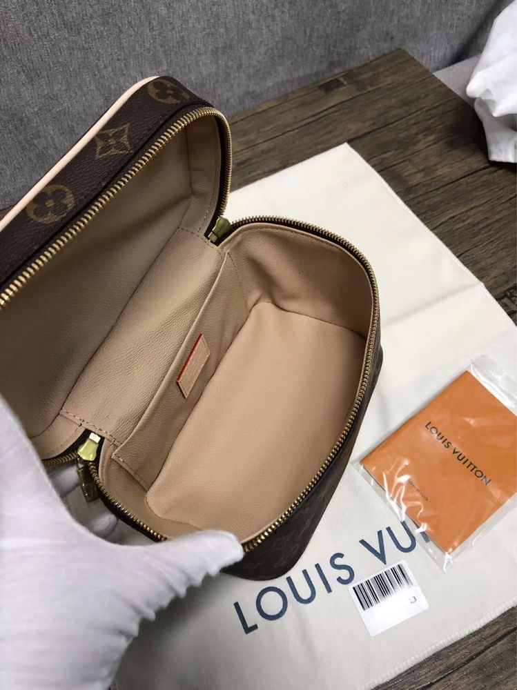 Louis vuitton чанта клъч мини вариант