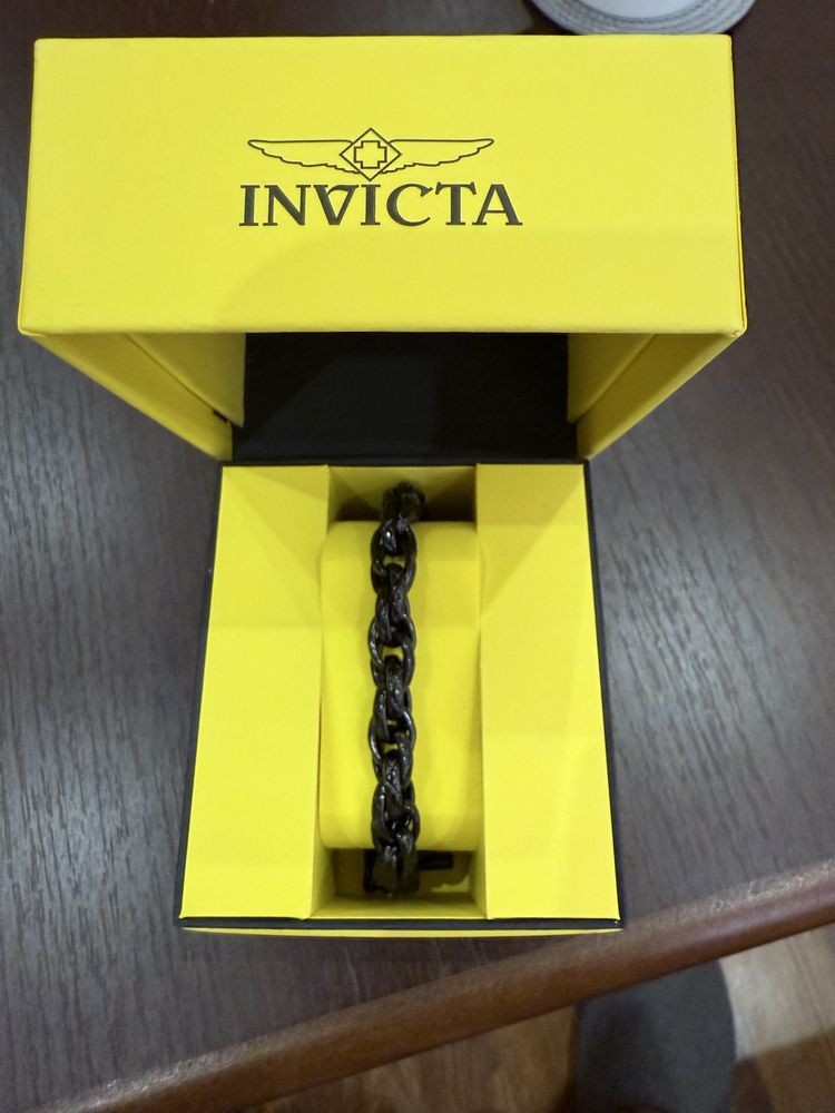 Оригинална гривна INVICTA