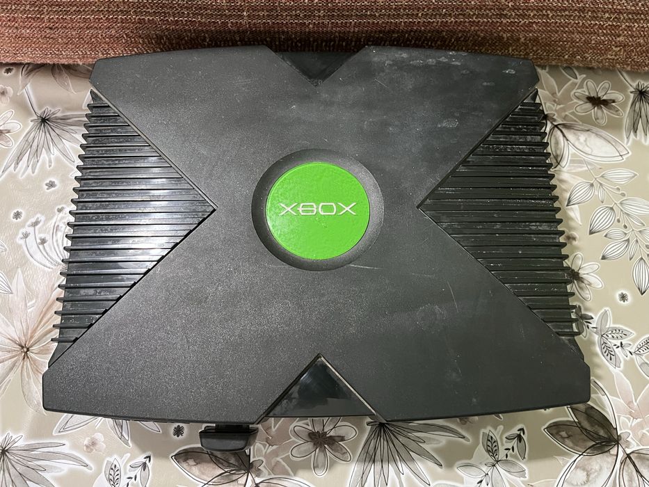 Продавам Xbox Classic