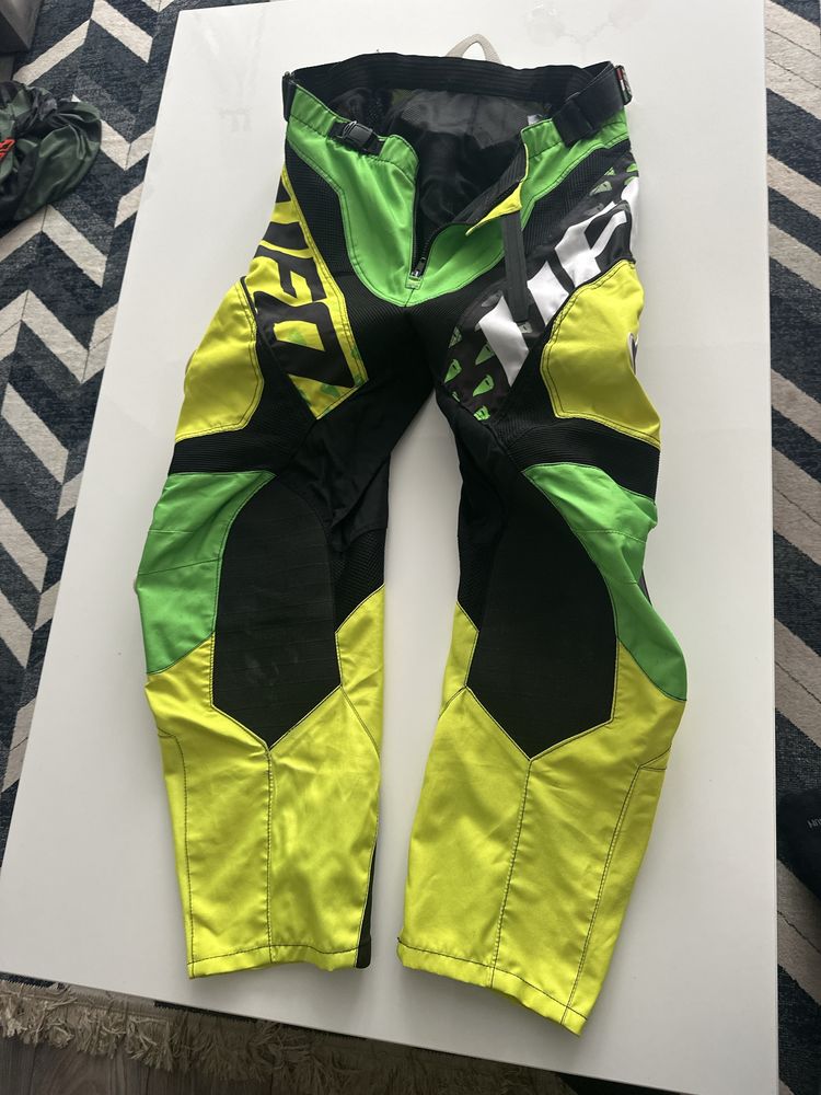 pantaloni enduro motocross motocicleta protectie protectii