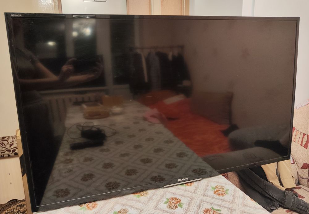 SONY телевизор 102см
