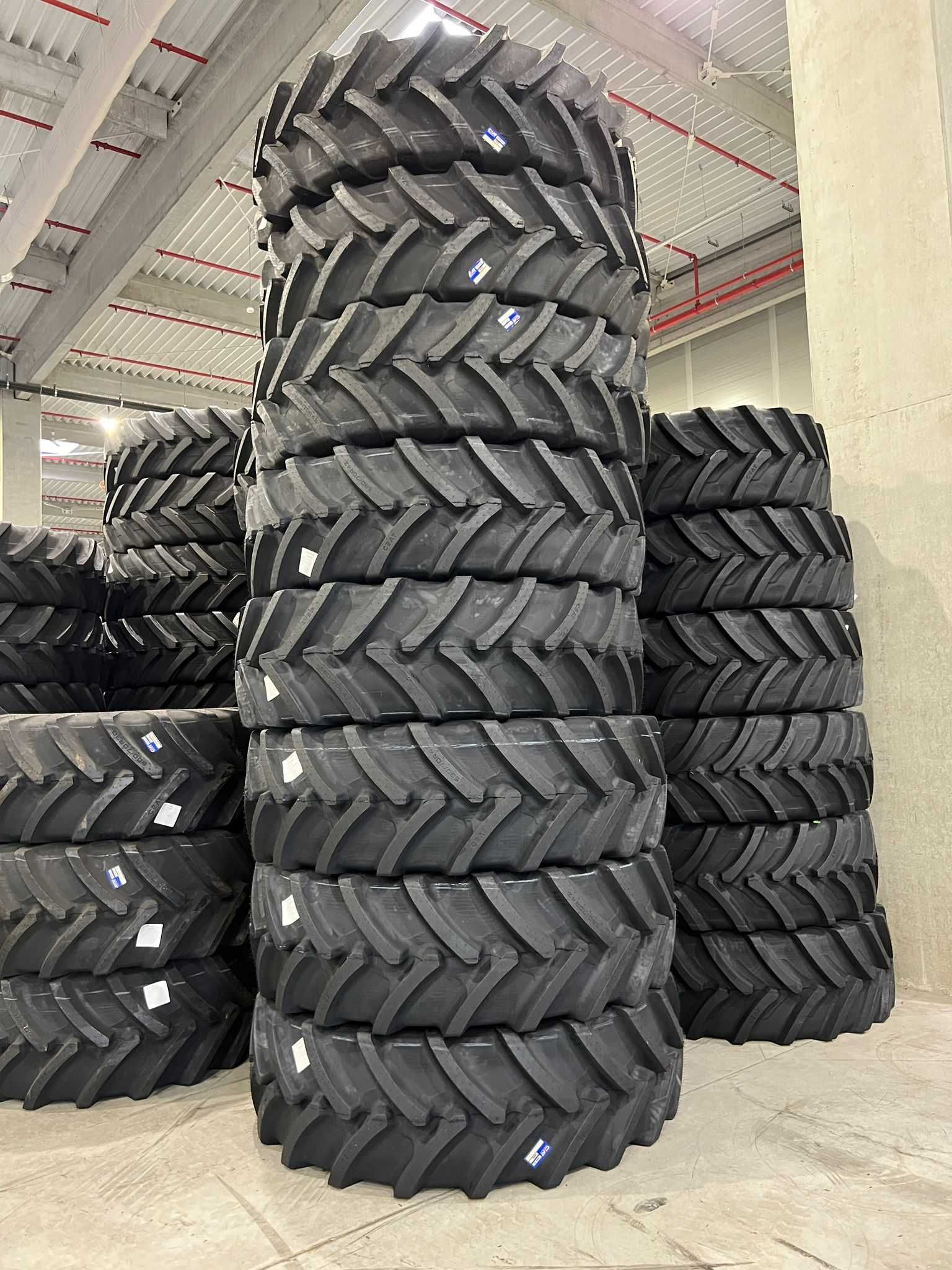 580/70r42 anvelopa tractor 158D case puma ih 165 caucicuuri