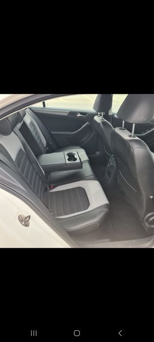 Vand/Schimb cu autoplatforma 3,5T 
VW Jetta 2012